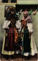 1921 Torockó, Toroczkó, Rimetea; Torockói viselet. Vasúti levelezőlapárusítás, Erdélyi udvari fényképész felvétele / Transylvanian folklore (EB)