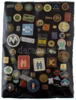 Vegyes, 60db-os, nagyrészt magyar szocialista jelvény tétel T:vegyes