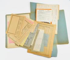 Nagy papírrégiség tétel. benne kb 10-15 db szocreál nagy méretű oklevél, közötte selyemre készültek ...