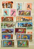 Kis tétel magyar bélyegekből 16 lapos közepes berakóban, másodpéldányokkal + hozzá 1994-es Magyar Bé...