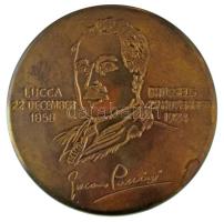 Olaszország DN "Giacomo Puccini - Lucca, 1858. december 22. - Brüsszel, 1924. november 29." sárgaréz szelence, alján "Mottahedeh" gyártói jelzéssel (~82mm átmérő, ~11mm belső magasság) T:XF, patina Italy ND "Giacomo Puccini - Lucca, 1858. december 22. - Brüsszel, 1924. november 29." brass etwee, with "Mottahedeh" maker's mark on the bottom (~82mm diameter, ~11mm inner-height) C:XF, patina