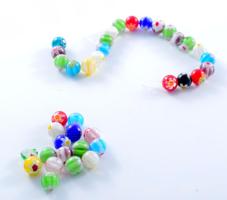 Kis zacskónyi murano millefiori üveggyöngy