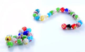 Kis zacskónyi murano millefiori üveggyöngy