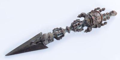 Díszes tibeti phurba, réz, h: 15,5 cm