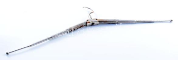 Antik német összecsukható utazó fém vállfa, bőr tokjában, h: 8 cm