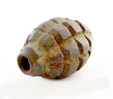 Hatástalanított kézigránát, h: 9 cm