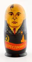 5 darabos matrjoska baba szett, szovjet vezetők képeivel festve, m: 18 cm alatt