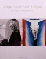 Lothar Schirmer: Georgia O'Keeffe / John Loengard. Gemälde &amp; Photographien. Ein Besuch in Abiquiu und auf Ghost Ranch. Herausgegeben und zusammengestellt von - - . München, 2006, Schirmer/Mosel, 79+(1) p. Gazdag fotóanyaggal illusztrálva. Német nyelven. Kiadói kartonált papírkötés, kiadói papír védőborítóban.