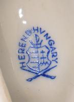 Herendi Viktória mintás levél alakú kínáló. Jelzett, hibátlan, h: 14,5 cm