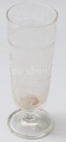 1900 Talpas emlékpohár, gazdag csiszolt mintával és feliratokkal, lepattanással, m: 19 cm
