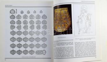 Mit ránkhagytak a századok... Vezető a Herman Ottó Múzeum állandó régészeti kiállításához. Miskolc, ...