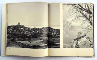 Kálmán Kata (szerk.): Balaton. Bp., Corvina. Kiadói egészvászon kötés, jó állapotban