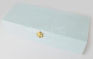 4 darab mokkás csésze, alátéttel, díszdobozban