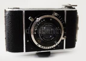 cca 1930/35 Welta Gucki fényképezőgép, Xenar f:2,9 F=5cm objektívvel, jó állapotban, bőr tokjában