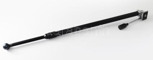 MTV-s hagyatékból Arriflex 16 St (néma) és 16 Bl (hangos) kamerákhoz rendszeresített botállvány, h: 71 cm