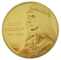ifj. Szlávics László (1959-) 2011. "Nagy Magyarok / Szent Erzsébet" aranyozott Cu emlékérem kapszulában, tanúsítvánnyal (40mm) T:PP