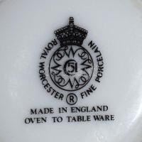 Royal Worchester 2 darab porcelán tojásos étel szervírozó, fém fedéllel, hozzá recepttel, dobozában,...