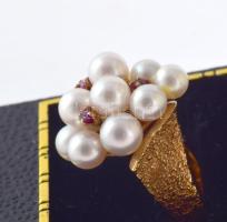 Arany (Au) koktélgyűrű, 11 darab gyöngy és 3 darab gránát berakással, 14K, jelzett, m: 53, bruttó 6,...