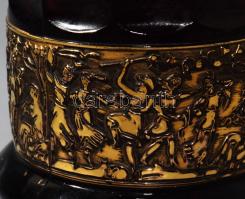 cca 1930 Walther and Sohne art deco ametisztüveg váza, körbefutó aranyozott frízzel, jelzett, minimá...