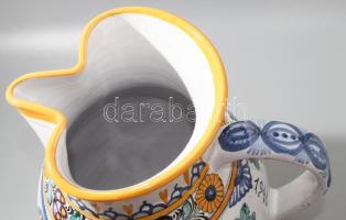 1948 Modra nagyméretű díszkancsó, italozó férfiak mintájával festve, jelzett, minimális felületi kop...