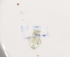 Zsolnay porcelán kanna, jelzett, kis kopással, m: 18 cm