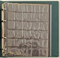 Használt állapotú négygyűrűs berakóalbum 7db műanyag berakólappal (közte két sérült) klf méretű érmé...