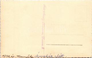 1937 Komárom, Komárno; csoportkép az árvaház előtt. Foto Névery / group picture in front of the orpa...