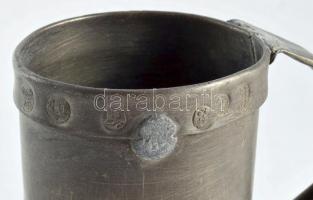 Mayer János Esztergom nikkel mérőpohár, deformált, m: 11 cm