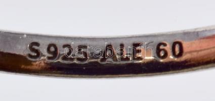 Pandora ezüst (Ag) gyűrű, kővel, jelzett, m: 59, számlával, törlőkendővel, ajándéktáskával, bruttó 2...