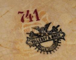 cca 1900 Villeroy &amp; Boch szecessziós kancsó, jelzett, lepattanással, m: 27,5 cm