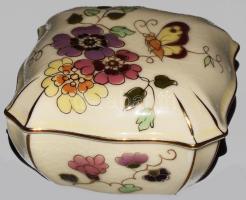 Zsolnay pillangó mintás bonbonier. Jelzett, hibátlan, 7,5x7,5 cm
