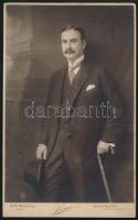 cca 1917 Kohn Imre, a Neues Budapester Abendblatt c. napilapot kiadó Budapesti Ujságkiadó R.T. igazgatójának portréja. Kabinetfotó Koller Károly tanár utóda Szenes budapesti műterméből, 21x13 cm