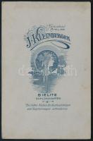 cca 1910 Bielitz (Bielsko, Lengyelország), leányiskola tanárainak és diákjainak csoportképe, keményh...