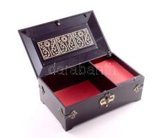 Fekete orosz bakelit zenélő ékszeres doboz, 21x13x8 cm