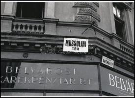 1936 Budapest, az Oktogon átnevezése, Bojár Sándor (1914-2000) budapesti fotóriporter felvétele, 1 db modern nagyítás, jelzés nélkül, 15x21 cm