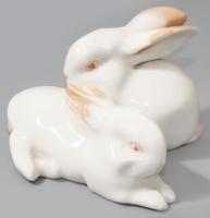 Zsolnay nyúlpár figura, jelzett, kis kopással, 8x8 cm