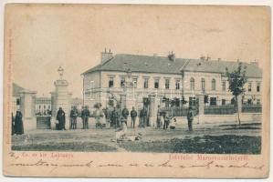 1899 Marosvásárhely, Targu Mures; Cs. és kir. laktanya, katonák. Reichardsperg kiadása / K.u.K. military barracks, soldiers (EB)
