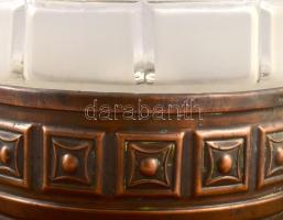 cca 1910/1920 Jugendstil bécsi mennyezeti lámpa, rézlemez, savmaratott üvegbúrával, minimális kopott...