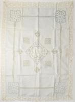 Horgolt terítő 105x75 cm