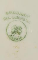 cca 1900/1920 Szecessziós mintás osztrák pecsenyés kínáló, jelzett, kopással, 44x28 cm