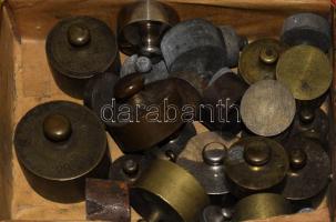 Egy doboznyi mérleg súly, Dózsa György szivaros dobozban