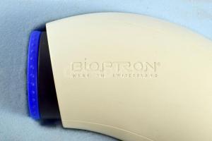 Bioptron lámpa Svájci gyártmány, eredeti dobozában, tartozékokkal, valamint hozzá Bioptron fényteráp...