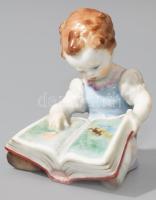 Herendi mesét olvasó gyermek. Jelzett, kézzel festett, hibátlan, m: 7 cm