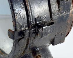 Vasutas lámpa. nagy méretű fertett, petróleumlámpa. Korrodált 40cm