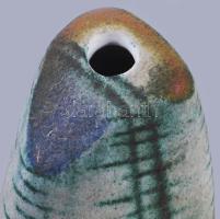 Simó Ágoston (1925-2011): Kavicsváza. Magas hőfokon égetett, rézoxiddal színezett, samottos agyag. A...