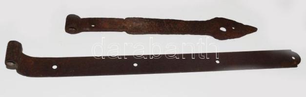 Ajtópánt pár. Alföld, cca 19. sz. második fele, h: 38-53 cm