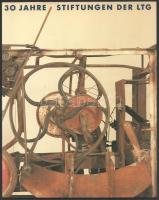 Peter Beye - Ulrike Gauss: 30 Jahre Stiftungen der LTG Lufttechnische GmbH Stuttgart. (Kiállítási katalógus.) Stuttgart, 1990, Staatsgalerie Stuttgart. Gazdag képanyaggal illusztrálva. Német nyelven. Kiadói papírkötés.