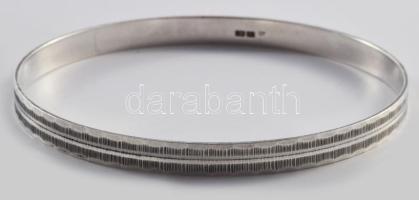 Ezüst (Ag) mintás karperec, jelzett, d: 6,5 cm, nettó: 12,3 g