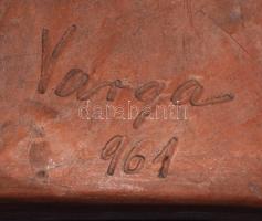 Varga Imre: Szalonnázó. Terrakotta. Jelzett, kopással, m: 23,5 cm