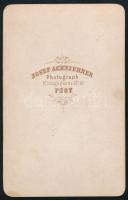 cca 1870 Hölgy egészalakos portréja, vizitkártya Josef Achtzehner pesti műterméből, 10x6,5 cm